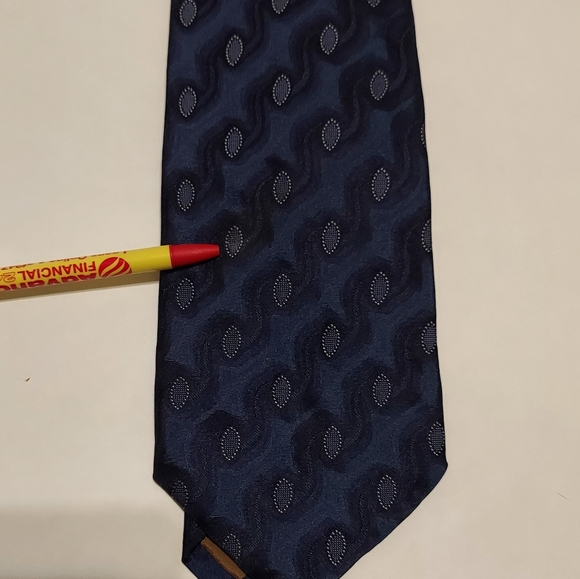 Vintage Robert Talbott Studio hand sewn imported silk tie - made in the USA - Picture 7 of 7